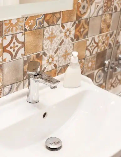 versa company background